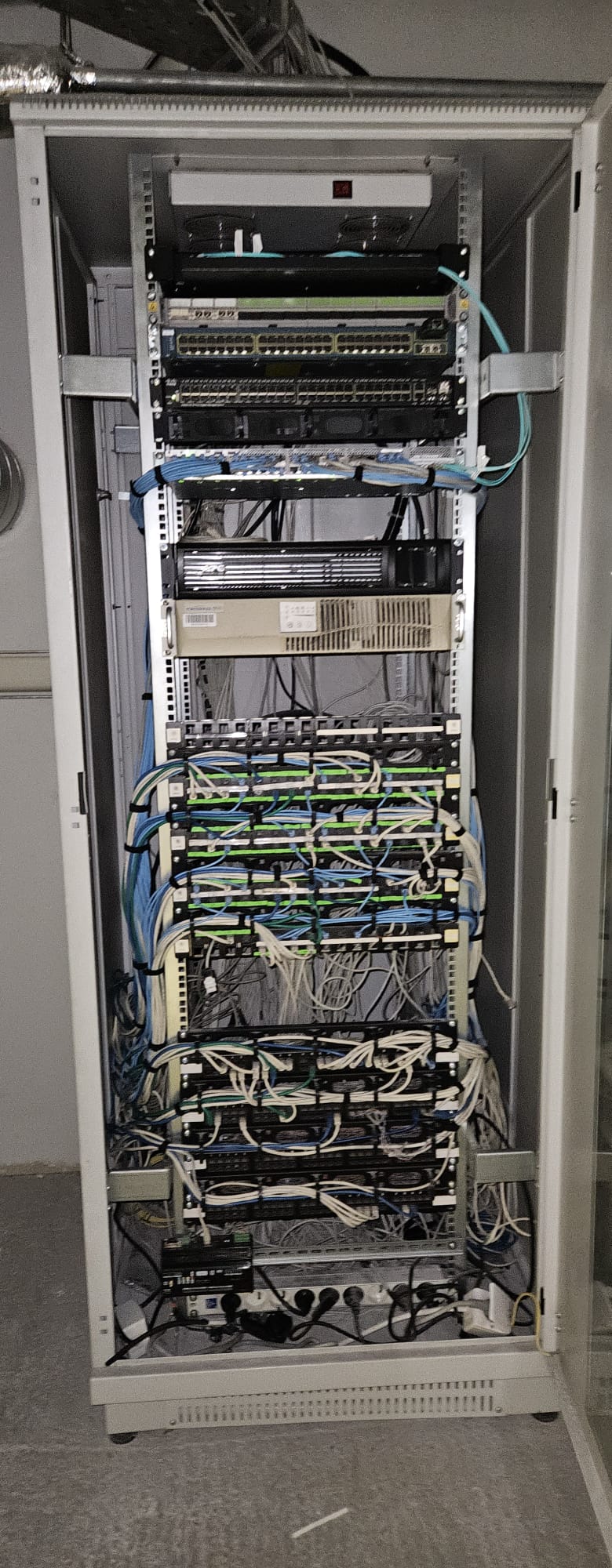 Data Center & Structured Cabling — installation photo 11
